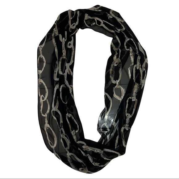 Infinity Chainlink Scarf - Picture 2 of 3